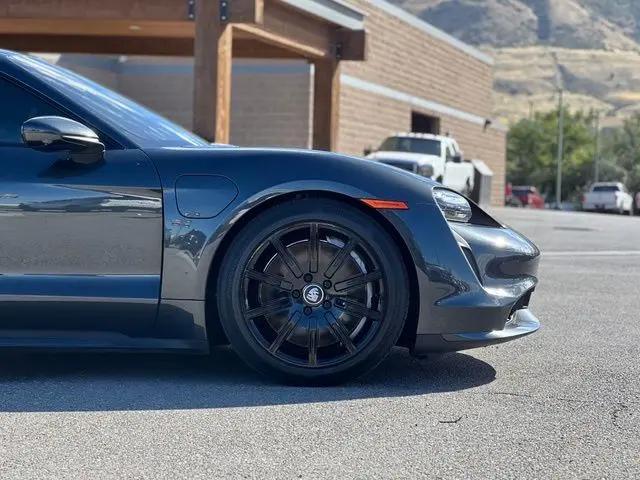 2020 Porsche Taycan Turbo