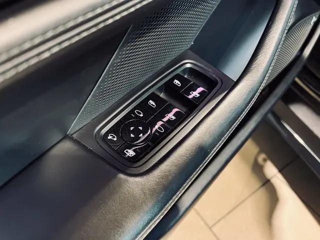 2020 Porsche Taycan Turbo