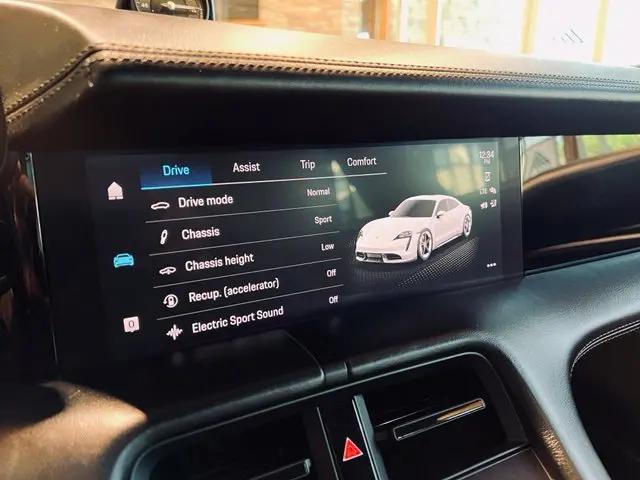 2020 Porsche Taycan Turbo