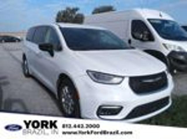 2024 Chrysler Pacifica Touring L for sale in Brazil, IN
