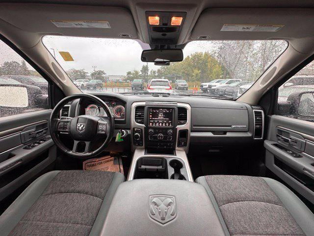 2017 RAM 1500 Big Horn Crew Cab 4x4 57 Box