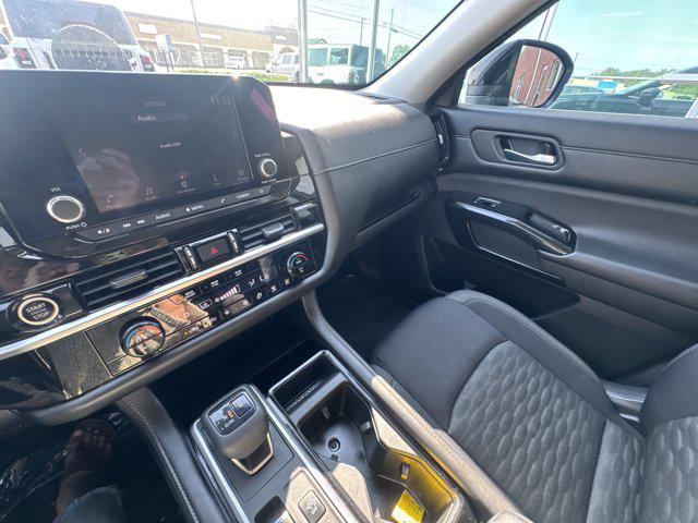 2022 Nissan Pathfinder S