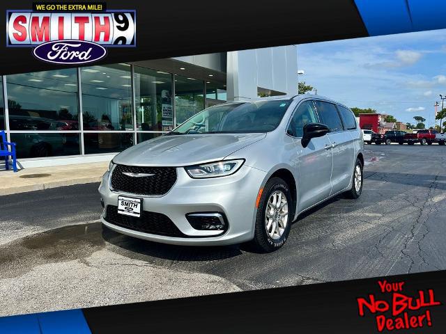 2024 Chrysler Pacifica Touring L for sale in Lowell, IN