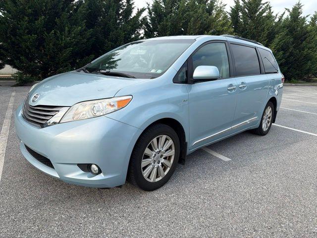 2017 Toyota Sienna XLE Premium 7 Passenger for sale in Thorndale, PA