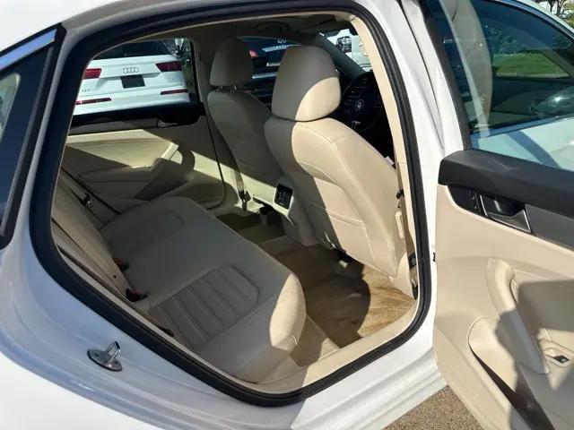 2015 Volkswagen Passat 1.8T SE