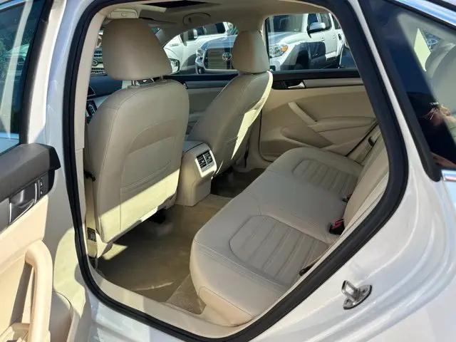 2015 Volkswagen Passat 1.8T SE