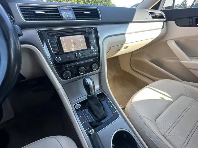 2015 Volkswagen Passat 1.8T SE