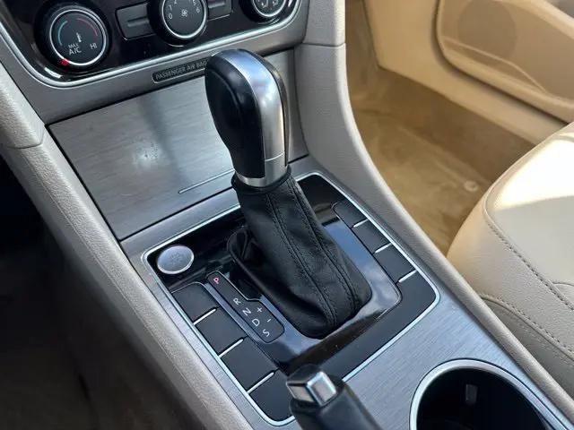 2015 Volkswagen Passat 1.8T SE