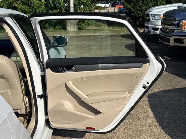 2015 Volkswagen Passat 1.8T SE