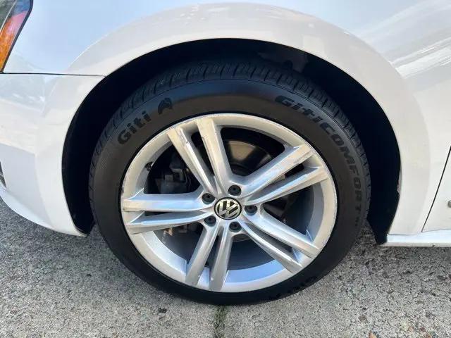 2015 Volkswagen Passat 1.8T SE