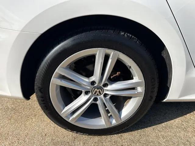 2015 Volkswagen Passat 1.8T SE