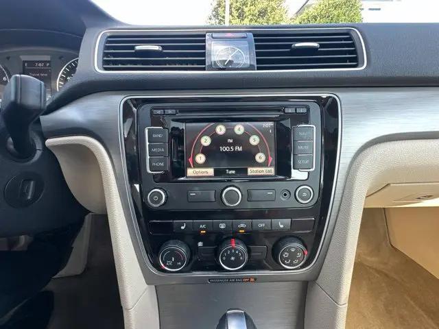 2015 Volkswagen Passat 1.8T SE