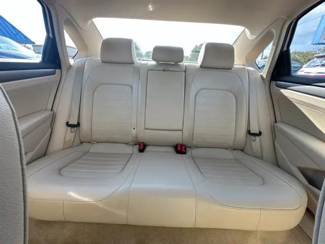 2015 Volkswagen Passat 1.8T SE