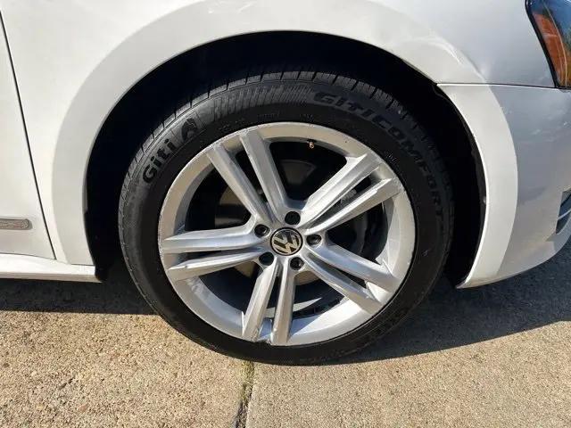 2015 Volkswagen Passat 1.8T SE