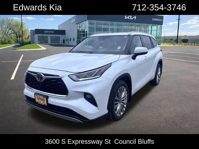 2022 Toyota Highlander Platinum for sale in Council Bluffs, IA