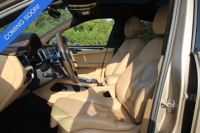 2018 Porsche Macan Macan