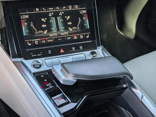 2024 Audi e-tron Prestige quattro