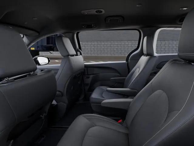 2027 Chrysler Pacifica Select AWD