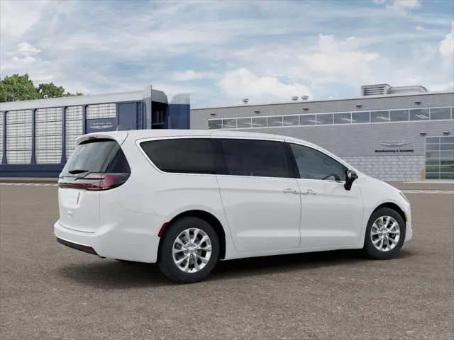 2027 Chrysler Pacifica Select AWD