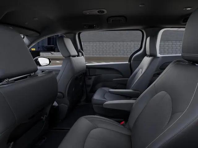 2027 Chrysler Pacifica Select AWD