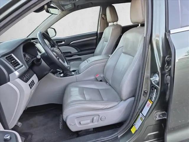 2017 Toyota Highlander Limited