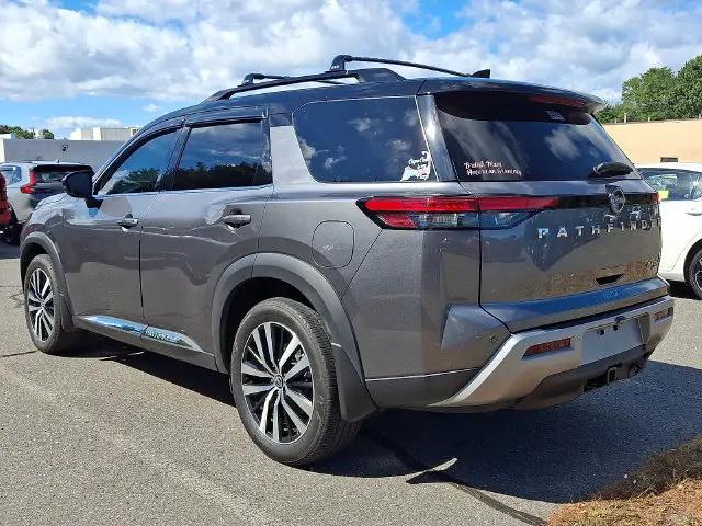 2023 Nissan Pathfinder Platinum 4WD