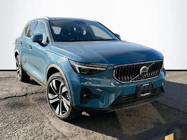 2025 Volvo XC40 B5 Ultra Bright Theme for sale in Beaverton, OR