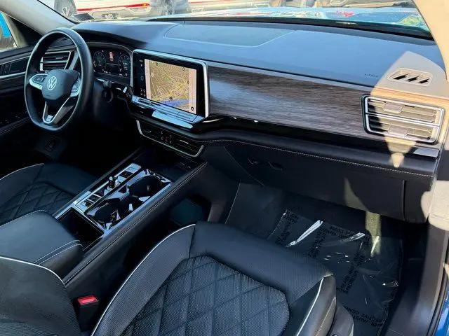 2025 Volkswagen Atlas 2.0T SEL Premium R-Line