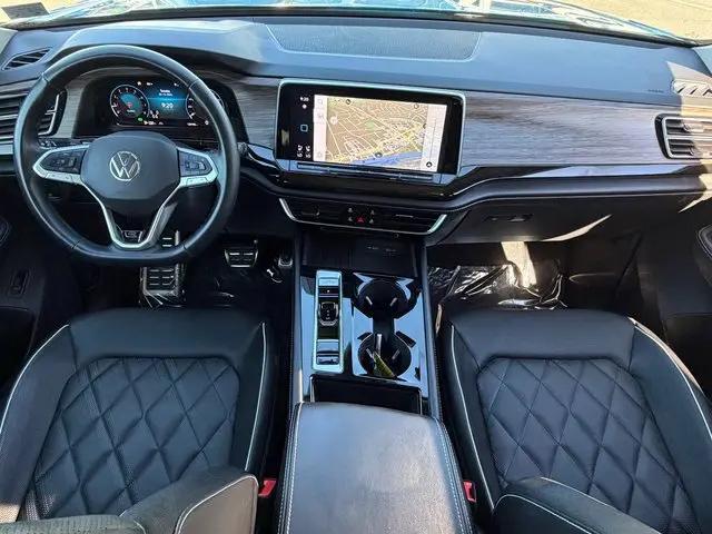 2025 Volkswagen Atlas 2.0T SEL Premium R-Line