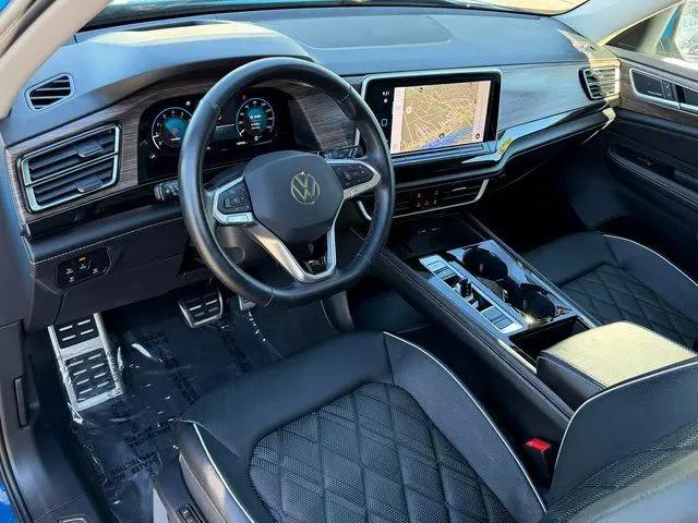 2025 Volkswagen Atlas 2.0T SEL Premium R-Line