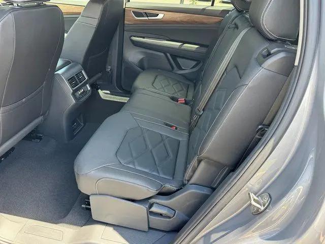 2026 Volkswagen Atlas SE