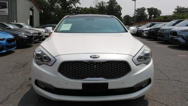 2017 Kia K900 Premium 3.8L