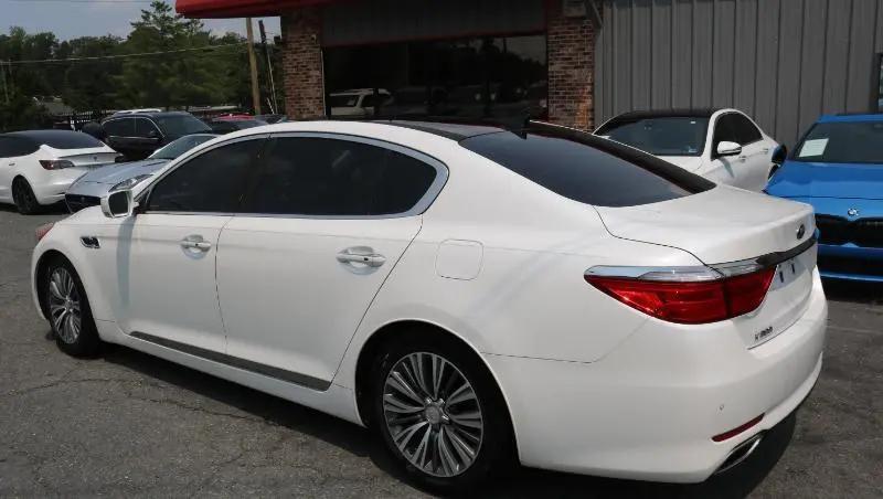 2017 Kia K900 Premium 3.8L