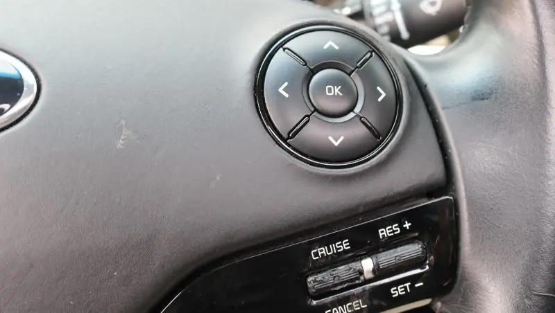 2017 Kia K900 Premium 3.8L