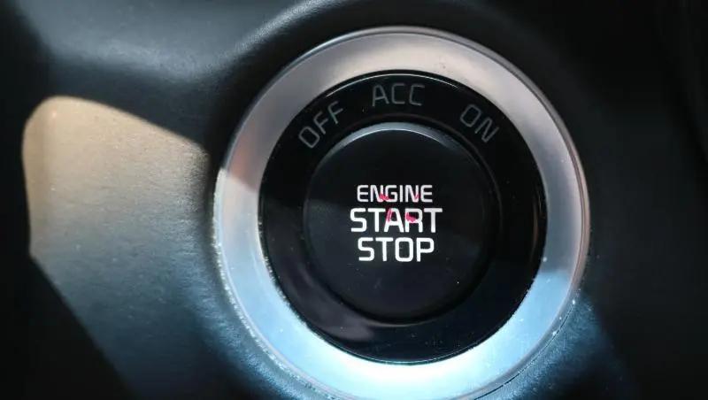 2017 Kia K900 Premium 3.8L