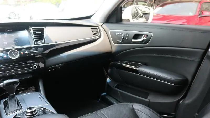 2017 Kia K900 Premium 3.8L