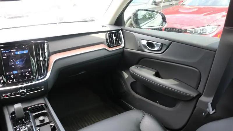 2025 Volvo S60 B5 Plus