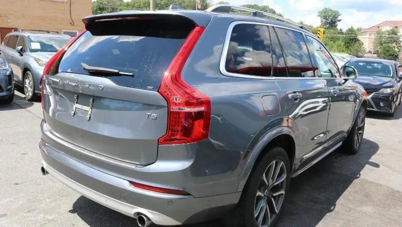 2018 Volvo XC90 T5 Momentum