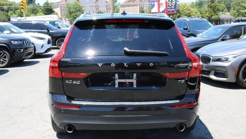 2021 Volvo XC60 T5 Momentum