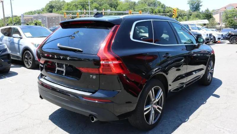 2021 Volvo XC60 T5 Momentum