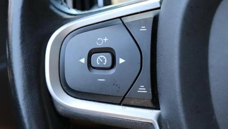 2021 Volvo XC60 T5 Momentum