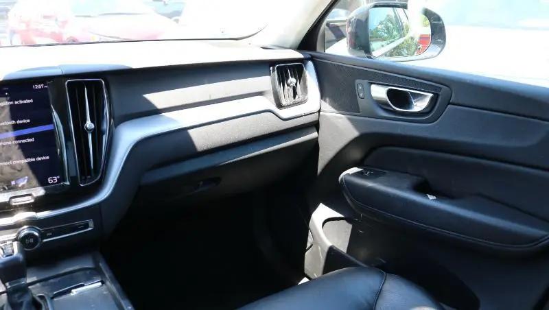2021 Volvo XC60 T5 Momentum