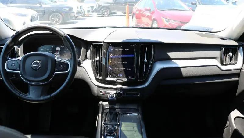 2021 Volvo XC60 T5 Momentum