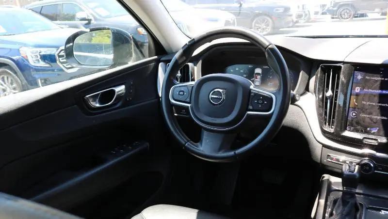 2021 Volvo XC60 T5 Momentum