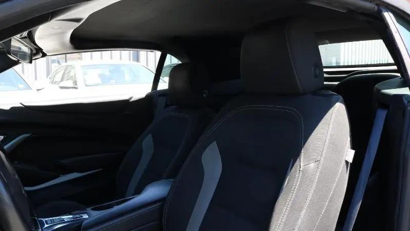 2020 Chevrolet Camaro RWD Convertible 1LT