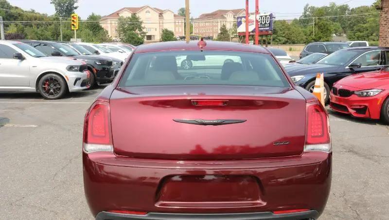 2020 Chrysler 300 Touring
