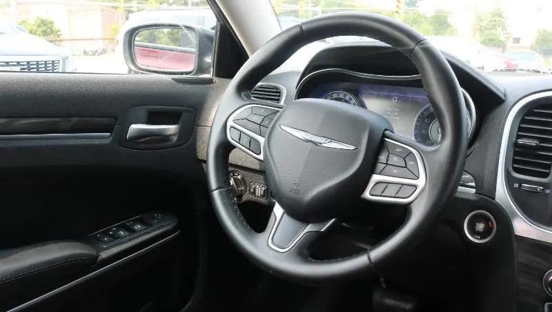 2020 Chrysler 300 Touring