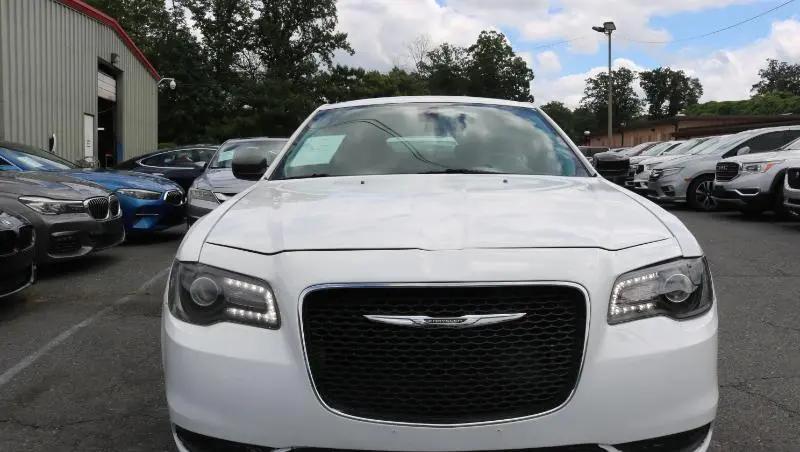 2018 Chrysler 300 Touring