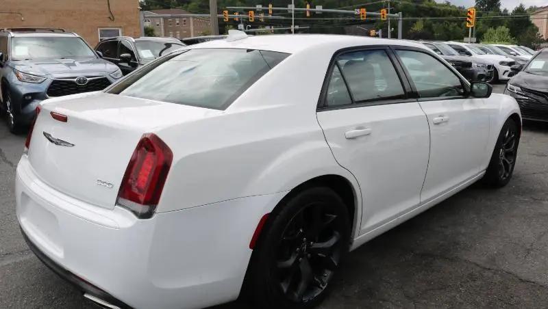 2018 Chrysler 300 Touring