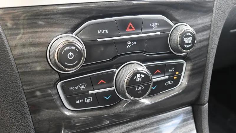 2018 Chrysler 300 Touring